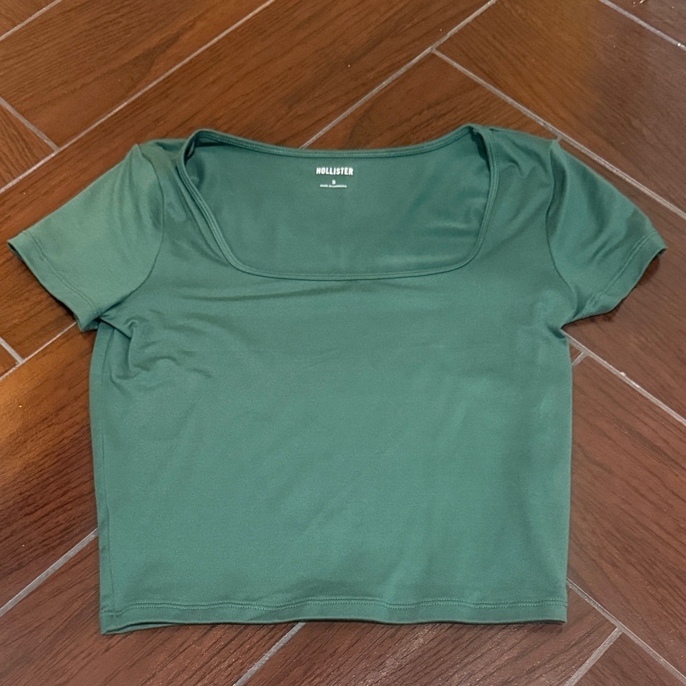 Hollister Women's Forest Green Crop Top